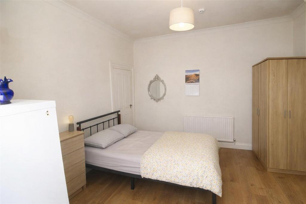 Plasnewydd Place, Cardiff CF24