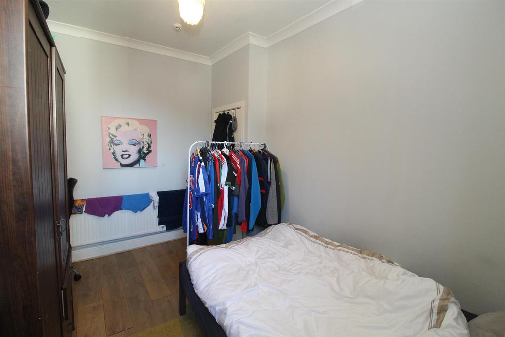 Plasnewydd Place, Cardiff CF24 - More