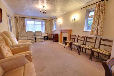 4 bedroom chalet for sale, LONDON ROAD, HORNDEAN