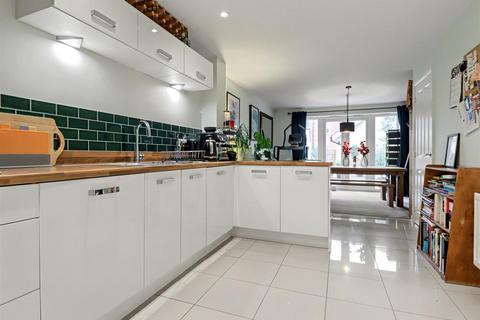 3 bedroom townhouse for sale, Falcon Crescent, Norwich NR8