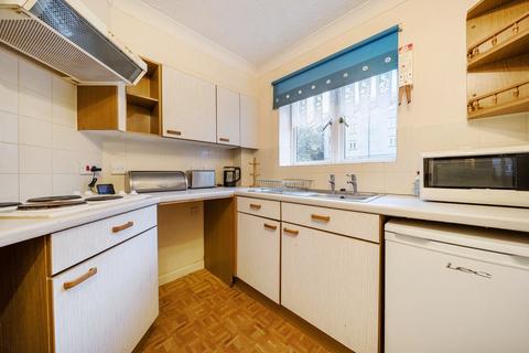 2 bedroom ground floor flat for sale, Glendale, The Bayle, Folkestone, CT20