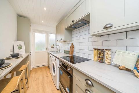 2 bedroom maisonette for sale, Latchmere Lane, Kingston Upon Thames KT2