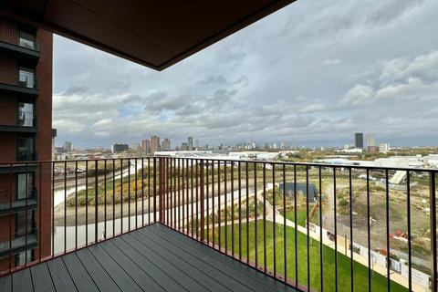 2 bedroom flat to rent, Bowline House, 5 Hemlock Street, Heron Wharf, London E14