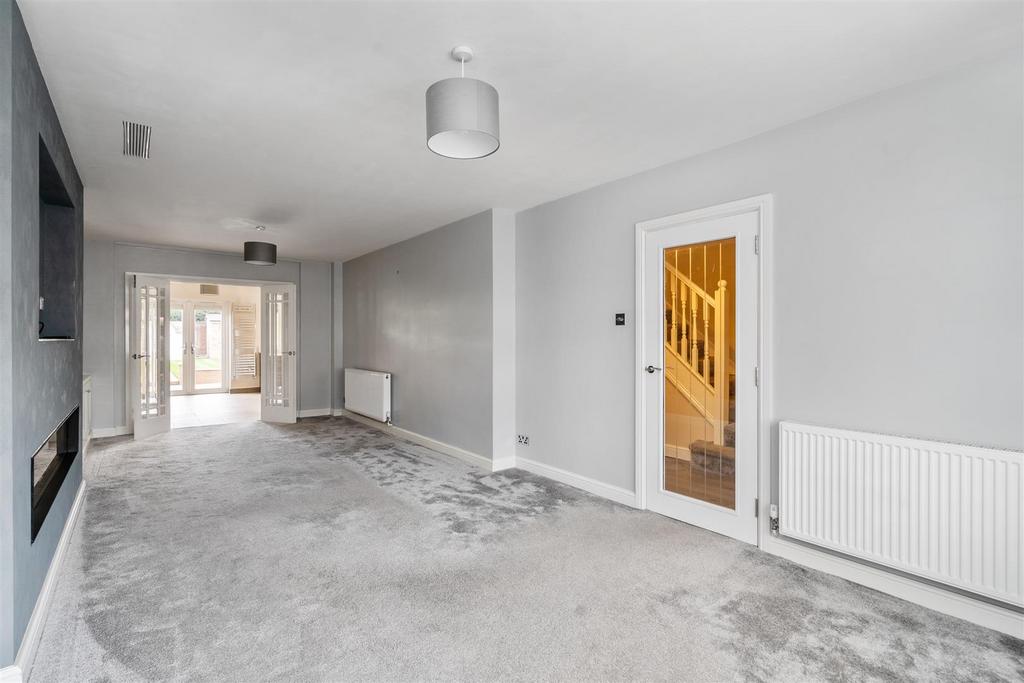 6 Regan Avenue 15.jpg