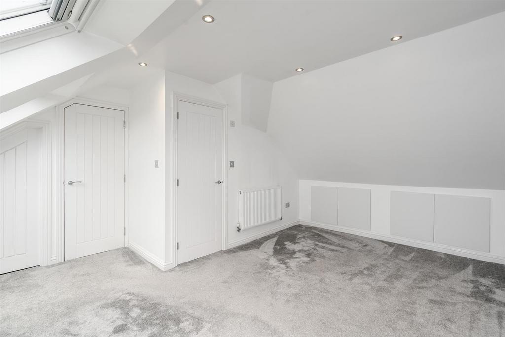 6 Regan Avenue 2.jpg