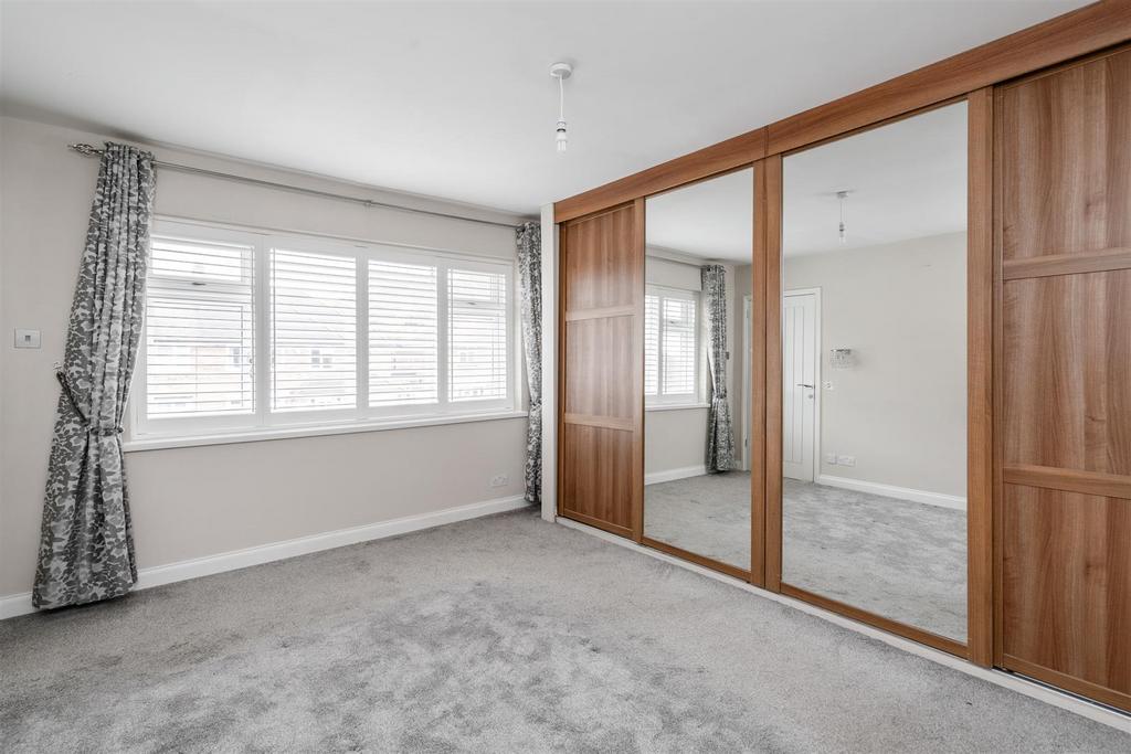 6 Regan Avenue 4.jpg