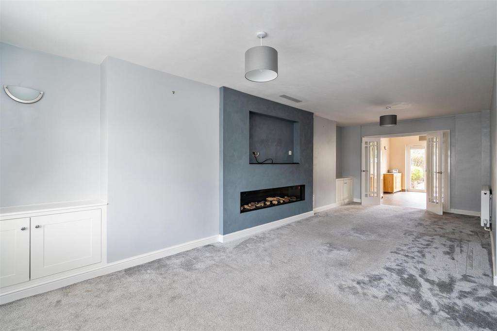 6 Regan Avenue 14.jpg