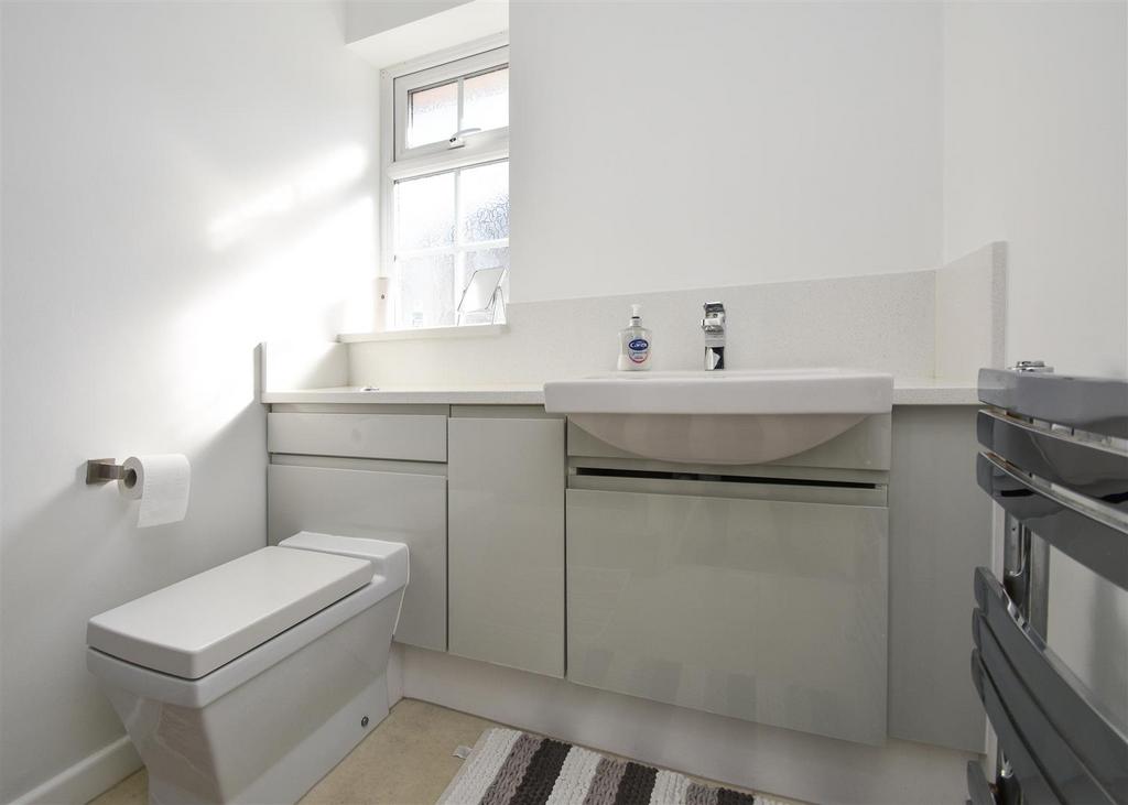 18 Corfton Drive - En-Suite Shower Room.jpg