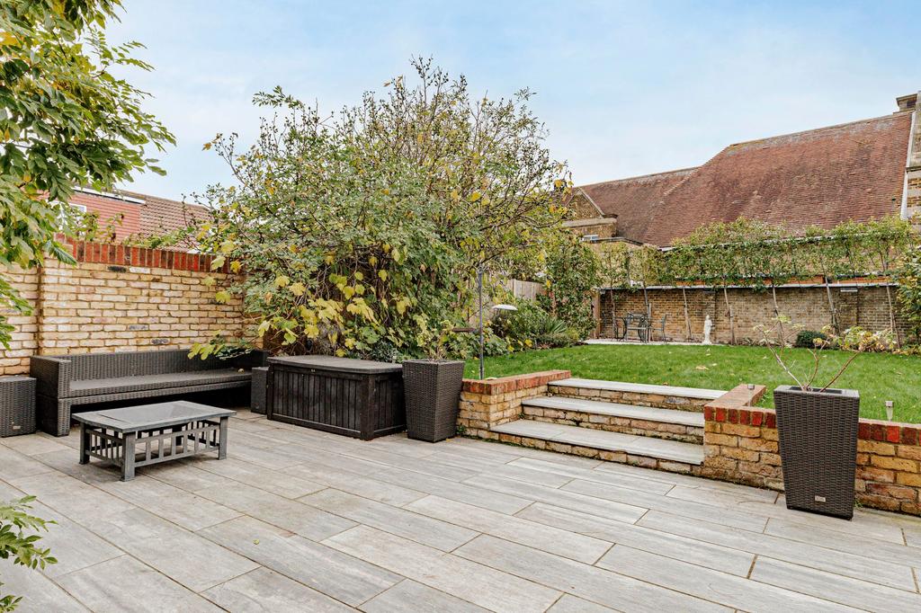 Rear Garden (1)