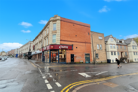 Studio to rent, Bournemouth Centre