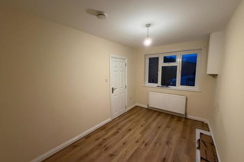 undefined, London SE25