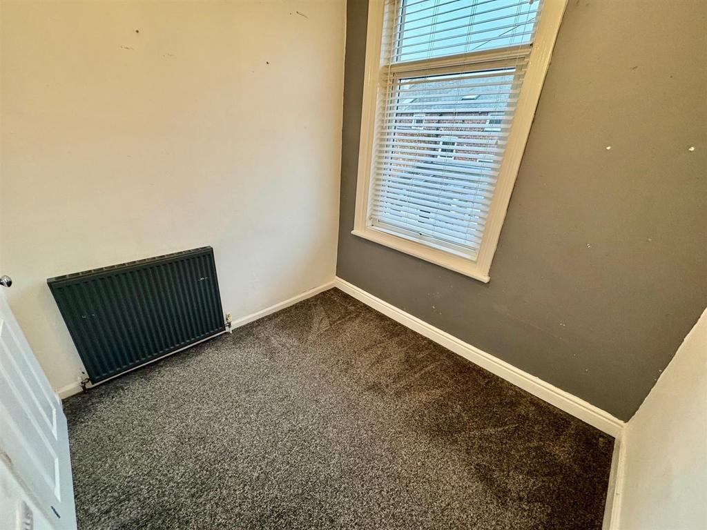 Bedroom 3b.jpg