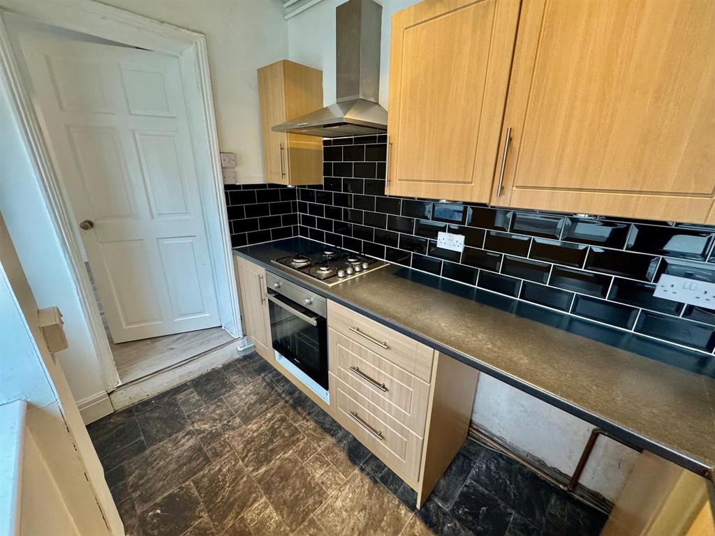 Kitchen 2.jpg