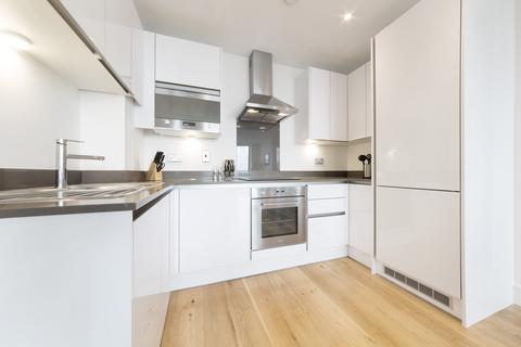 2 bedroom apartment to rent, Sovereign Tower, London E16