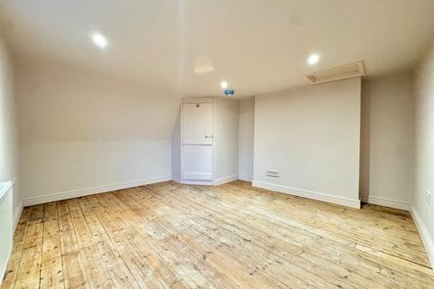 2 bedroom end of terrace house to rent, Addington Street, Margate, Kent, CT9