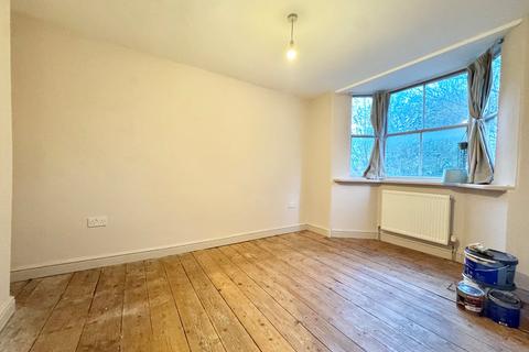 2 bedroom end of terrace house to rent, Addington Street, Margate, Kent, CT9