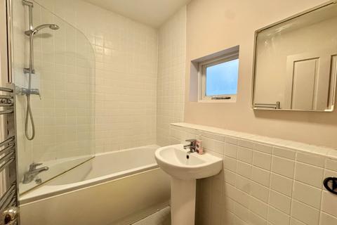 2 bedroom end of terrace house to rent, Addington Street, Margate, Kent, CT9