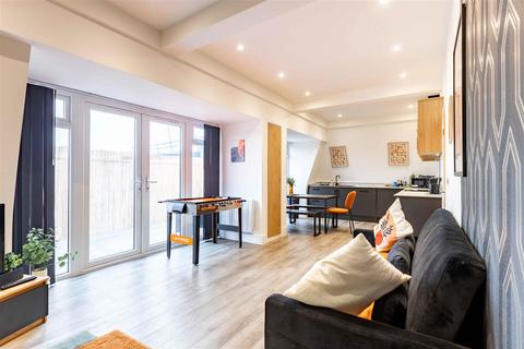 2 bedroom apartment to rent, Montague Street, Worthing