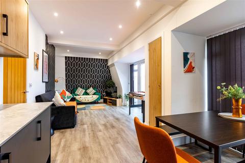 2 bedroom apartment to rent, Montague Street, Worthing