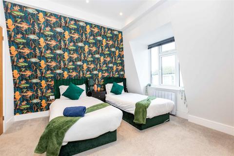 2 bedroom apartment to rent, Montague Street, Worthing