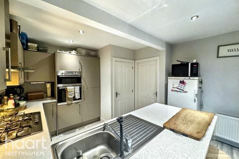 3 bedroom detached house for sale, First Avenue, Carlton