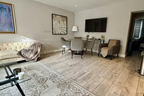 2 bedroom flat to rent, Elsham Road, London, W14