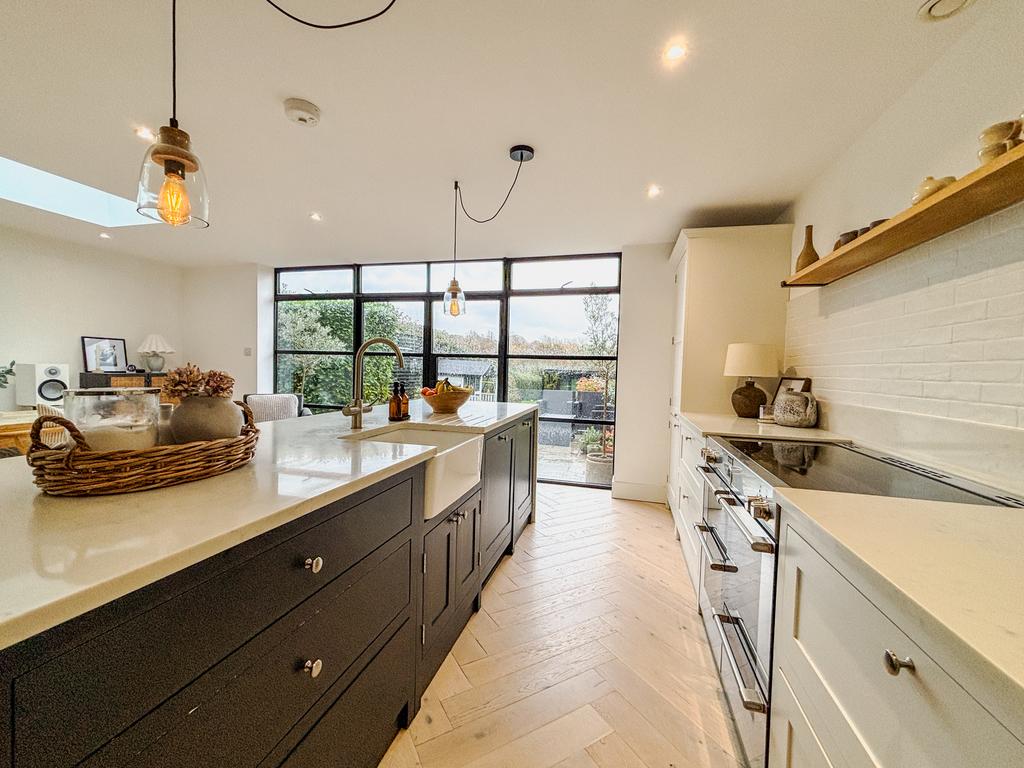 Kitchen/dining/family room