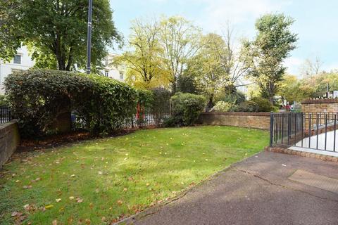 1 bedroom flat for sale, London Road, Forest Hill, London, SE23