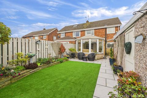 3 bedroom semi-detached house for sale, Summergangs Drive, Hull HU12