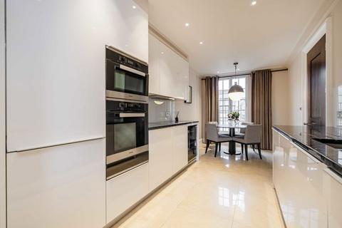 undefined, Curzon Street, London W1J