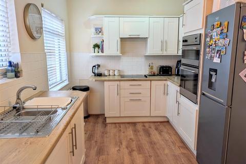 2 bedroom semi-detached house for sale, 40 Corndon Crescent, Shrewsbury, SY1 4LF