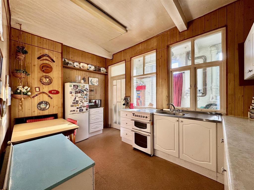 Dining kitchen