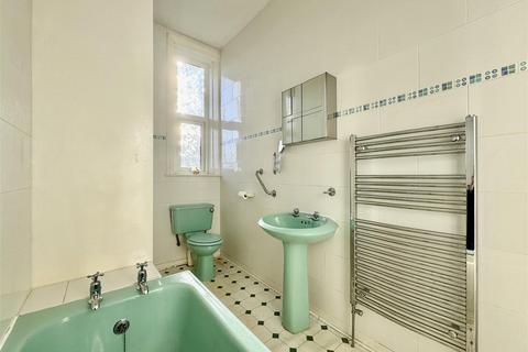 2 bedroom terraced house for sale, Brick Bank, Almondbury, Huddersfield, HD5 8RU