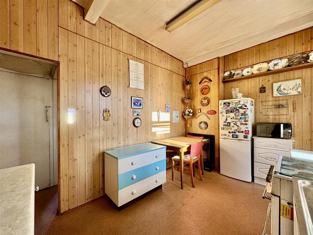 Dining kitchen