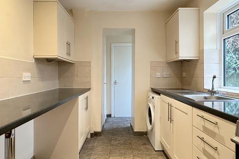 2 bedroom terraced house to rent, Vivian Road, Sketty, SA2