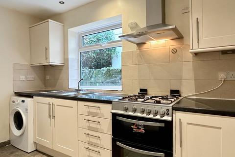 2 bedroom terraced house to rent, Vivian Road, Sketty, SA2