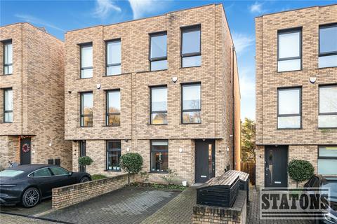 4 bedroom semi-detached house for sale, Lion Yard, Underhill, Barnet, EN5