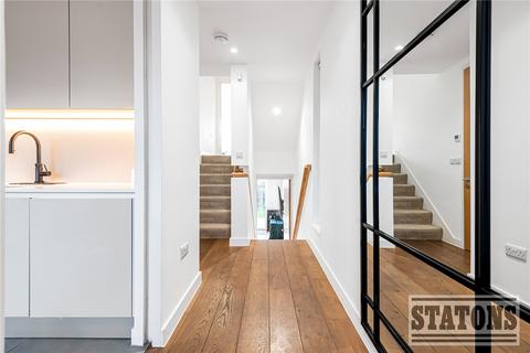4 bedroom semi-detached house for sale, Lion Yard, Underhill, Barnet, EN5