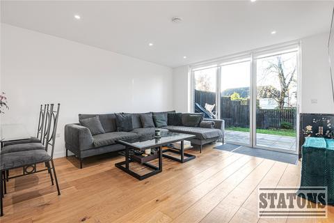 4 bedroom semi-detached house for sale, Lion Yard, Underhill, Barnet, EN5