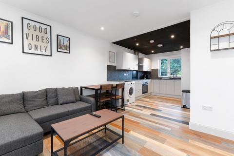 4 bedroom flat to rent, Moredun Park View, Edinburgh, EH17