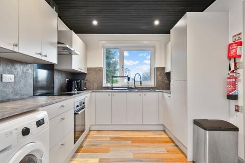 4 bedroom flat to rent, Moredun Park View, Edinburgh, EH17