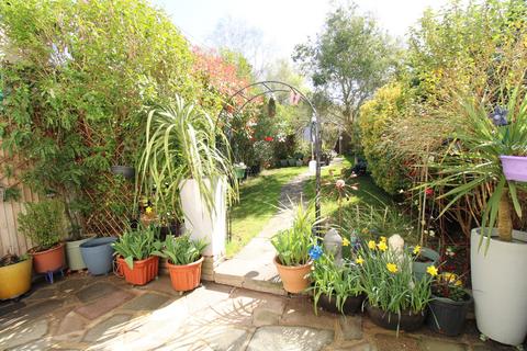 3 bedroom terraced house for sale, Langley Way, West Wickham, BR4