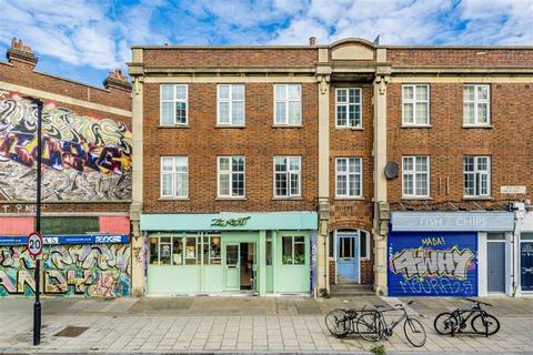 Bolton Crescent, London SE5