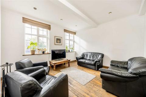 3 bedroom flat for sale, Bolton Crescent, London SE5