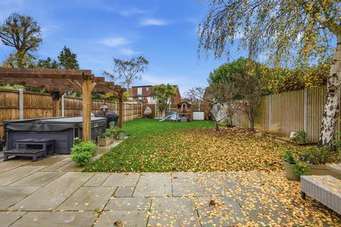 undefined, Pine Drive, Ingatestone