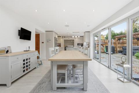 undefined, Pine Drive, Ingatestone