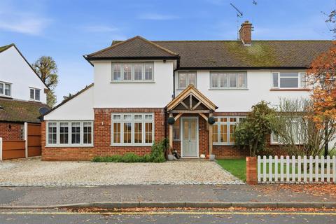 Pine Drive, Ingatestone