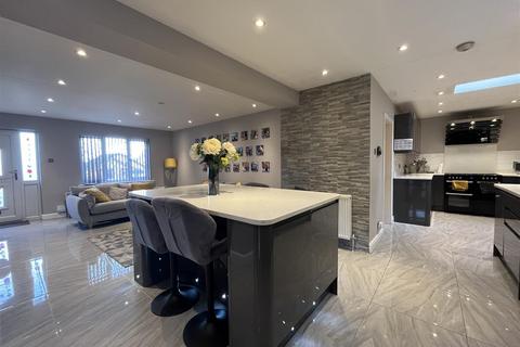 undefined, Sanderson Avenue, Bradford BD6