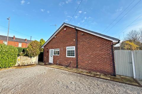 2 bedroom semi-detached bungalow to rent, Buckley Lane, Farnworth, BL4
