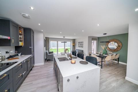 5 bedroom detached house for sale, Cherrytree Close, Walsall WS1